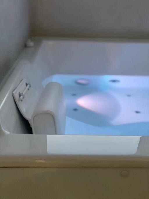 Suite « Body Love » - Jacuzzi Privatif Créteil Extérieur photo