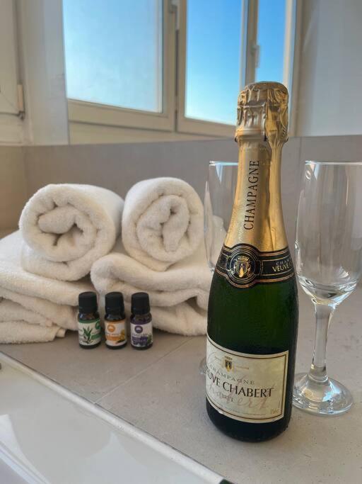 Suite « Body Love » - Jacuzzi Privatif Créteil Extérieur photo
